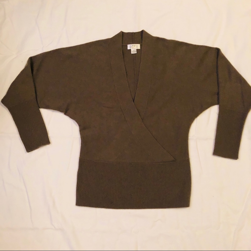 FALL CLEARANCE 🔥🔥 
Cashmere sweater Ann Taylor sz M